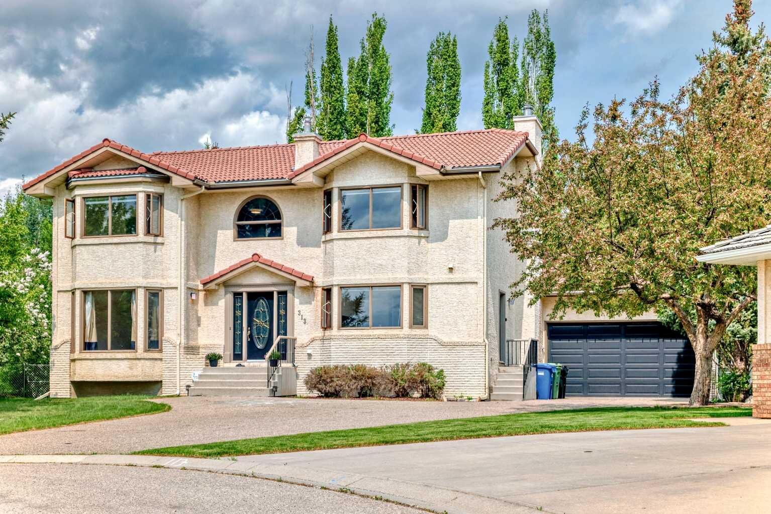 Property Photo: 313 Scandia Bay NW AB T3L 1T7