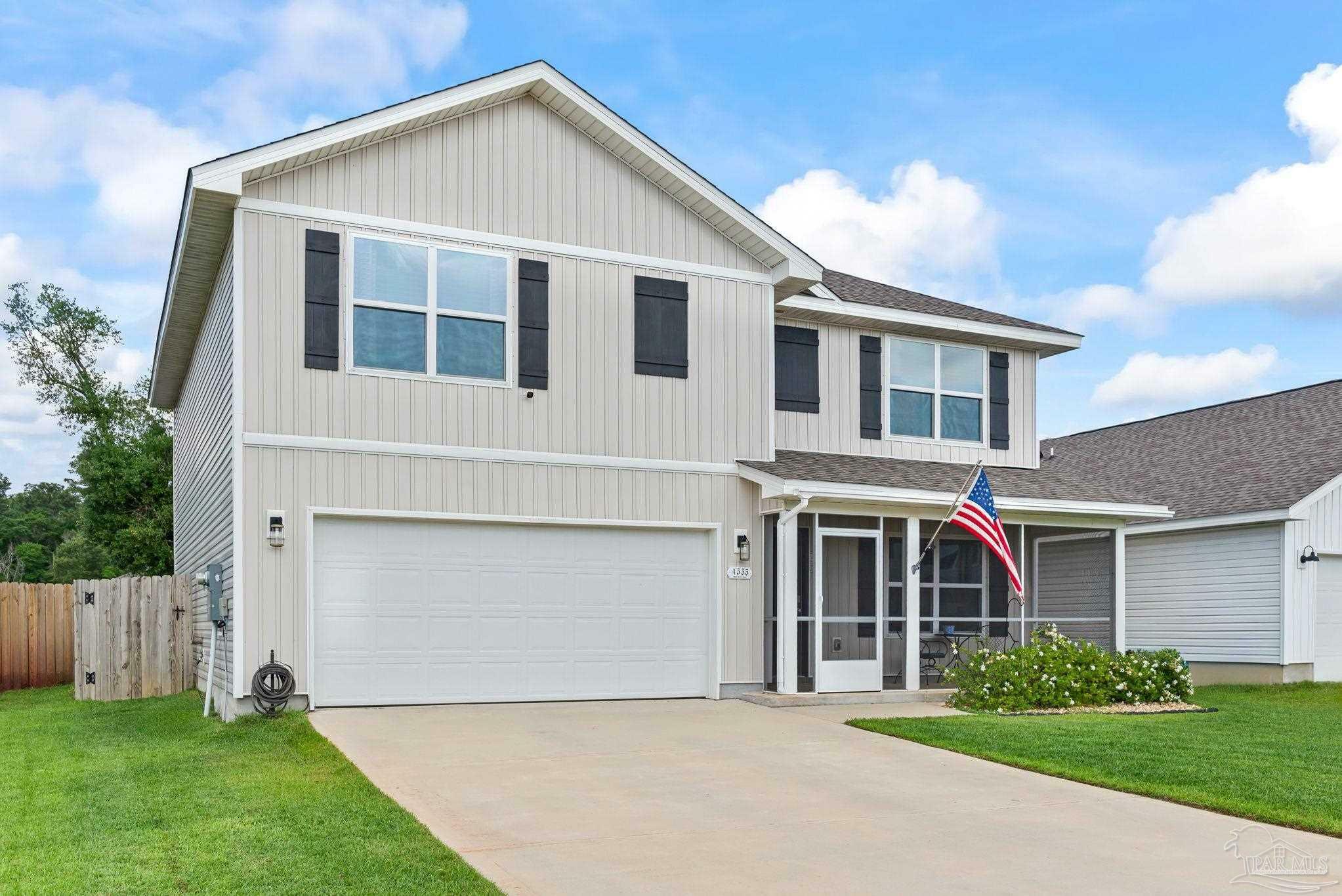 Property Photo: 4335 White Cedar Ct FL 32571