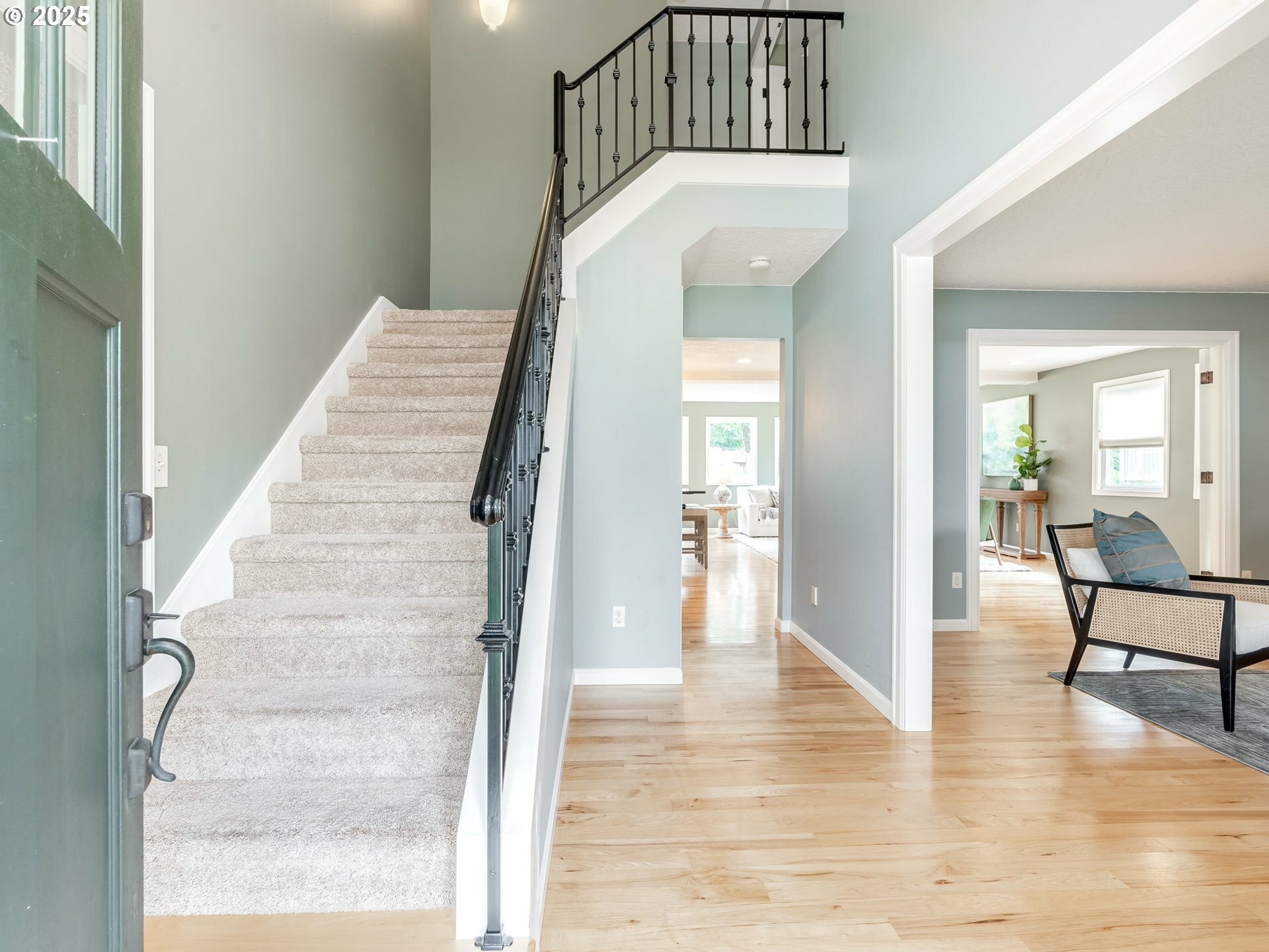 Property Photo: 2487 Southslope Way OR 97068
