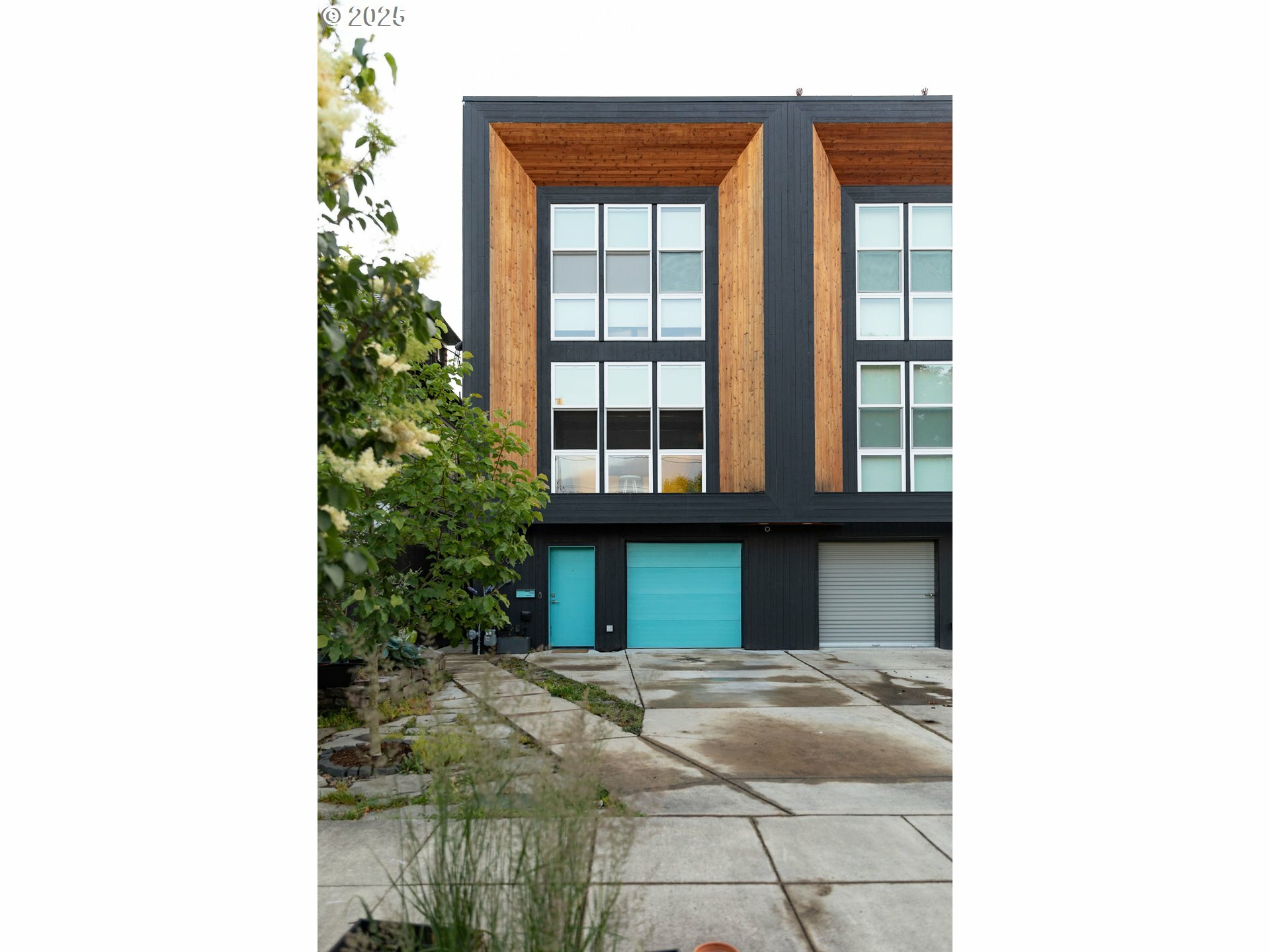 Property Photo: 3923 NE Mallory Ave OR 97212