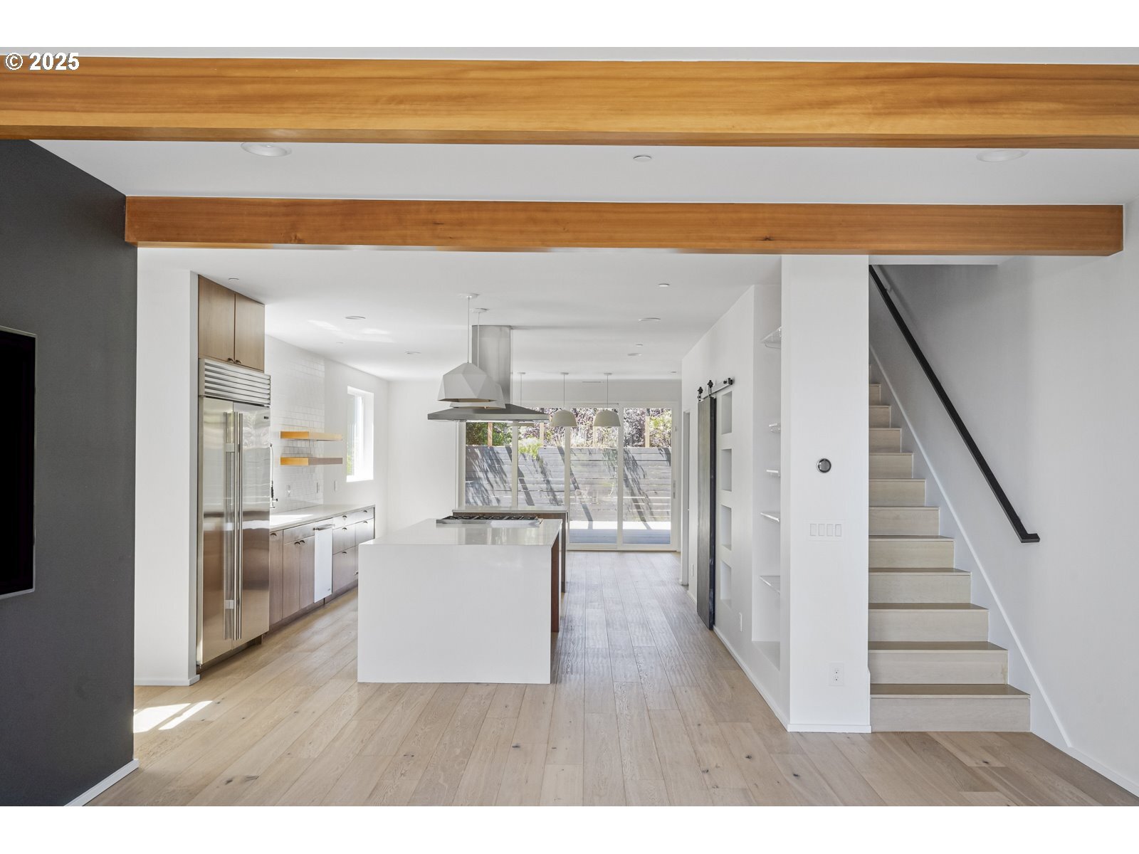 Property Photo: 3923 NE Mallory Ave OR 97212