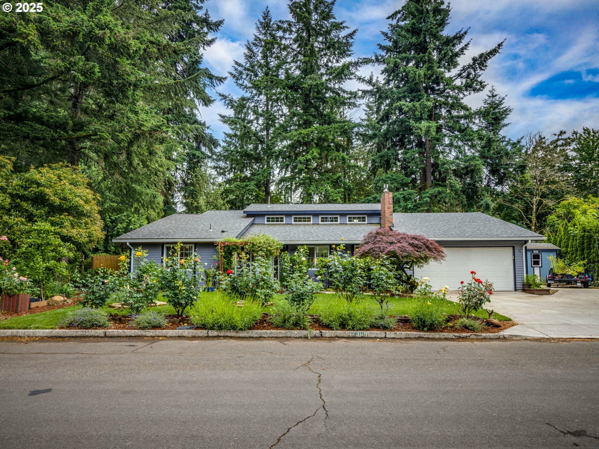 Property Photo: 12309 SE Riveridge Dr WA 98683