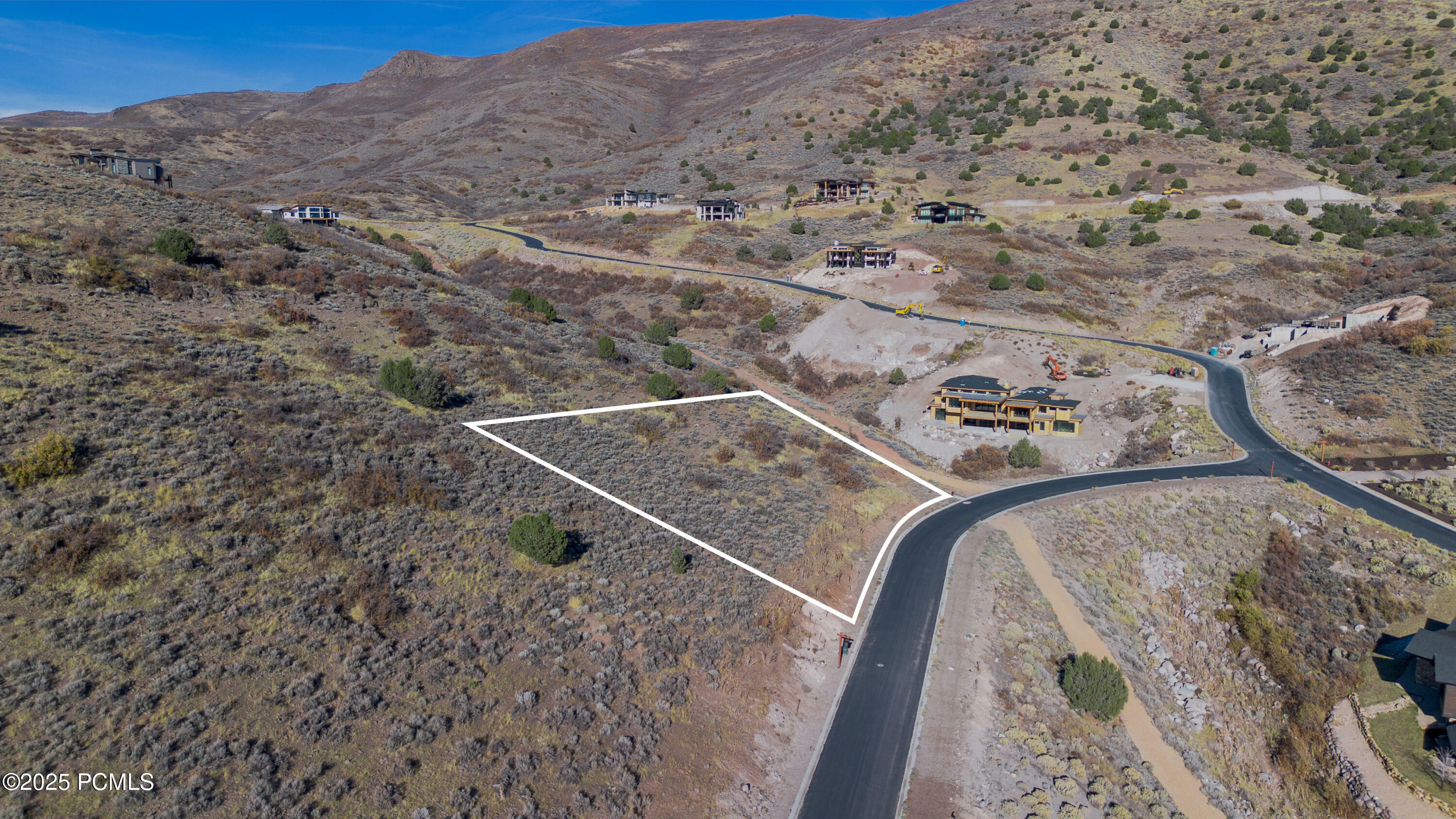 Property Photo: 2083 E Upper Lookout Knoll Court UT 84032
