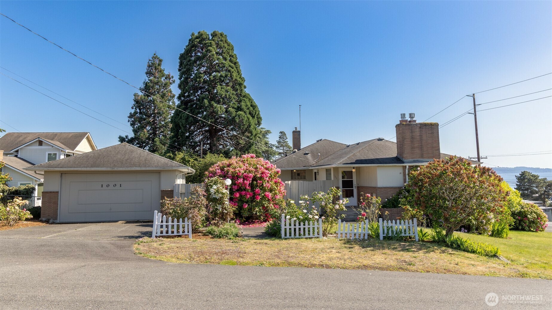 Property Photo:  1001 S 226th Street  WA 98198 