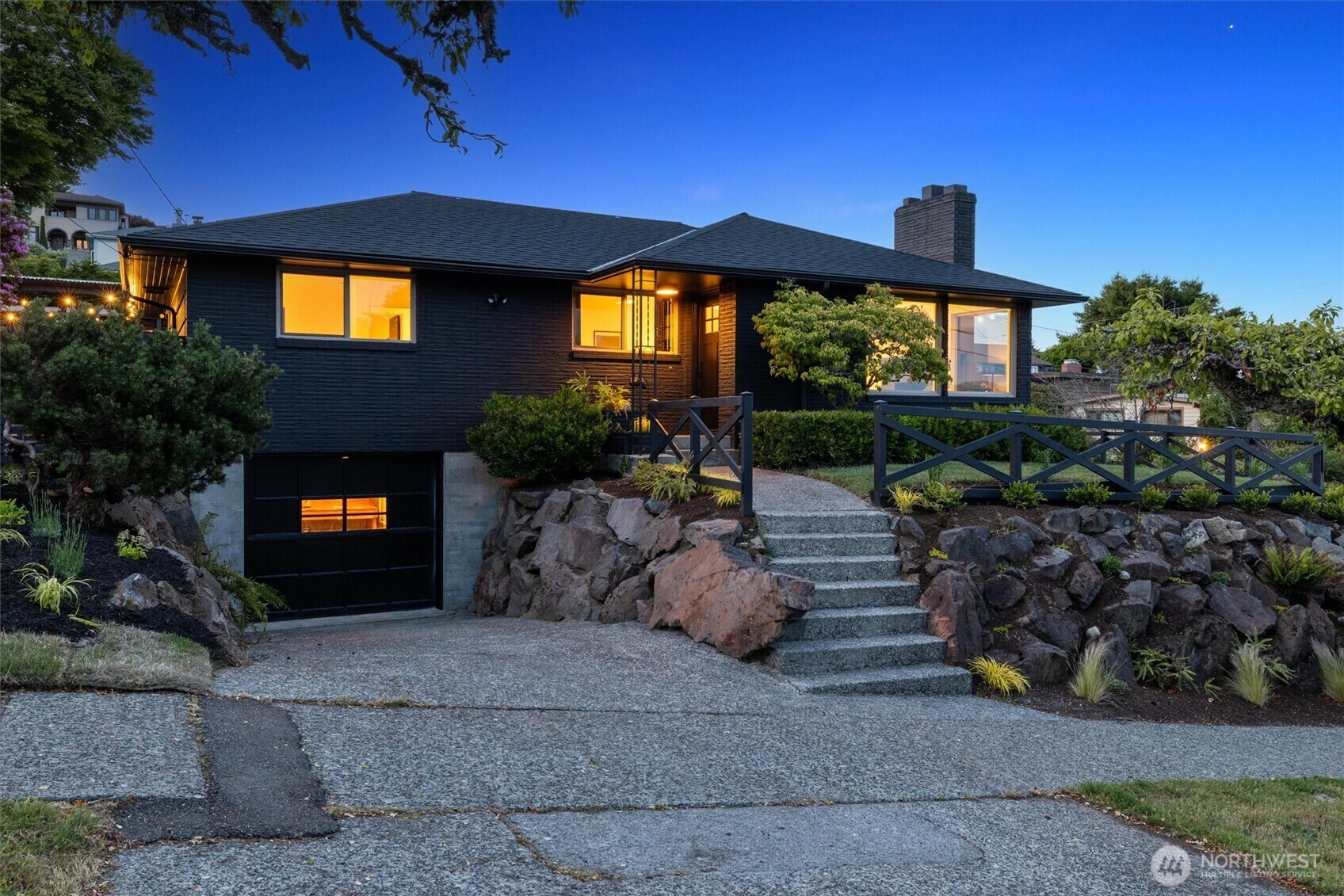 Property Photo: 2604 W Armour Street WA 98199