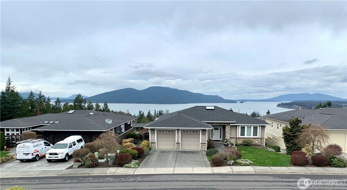 Property Photo: 3809 W 12th Street WA 98221