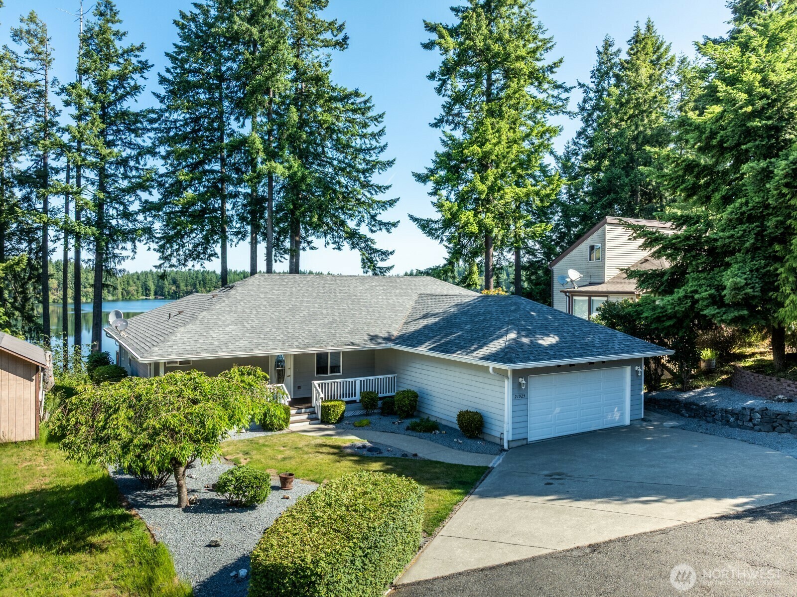 Property Photo: 21925 Promontory Court SE WA 98597