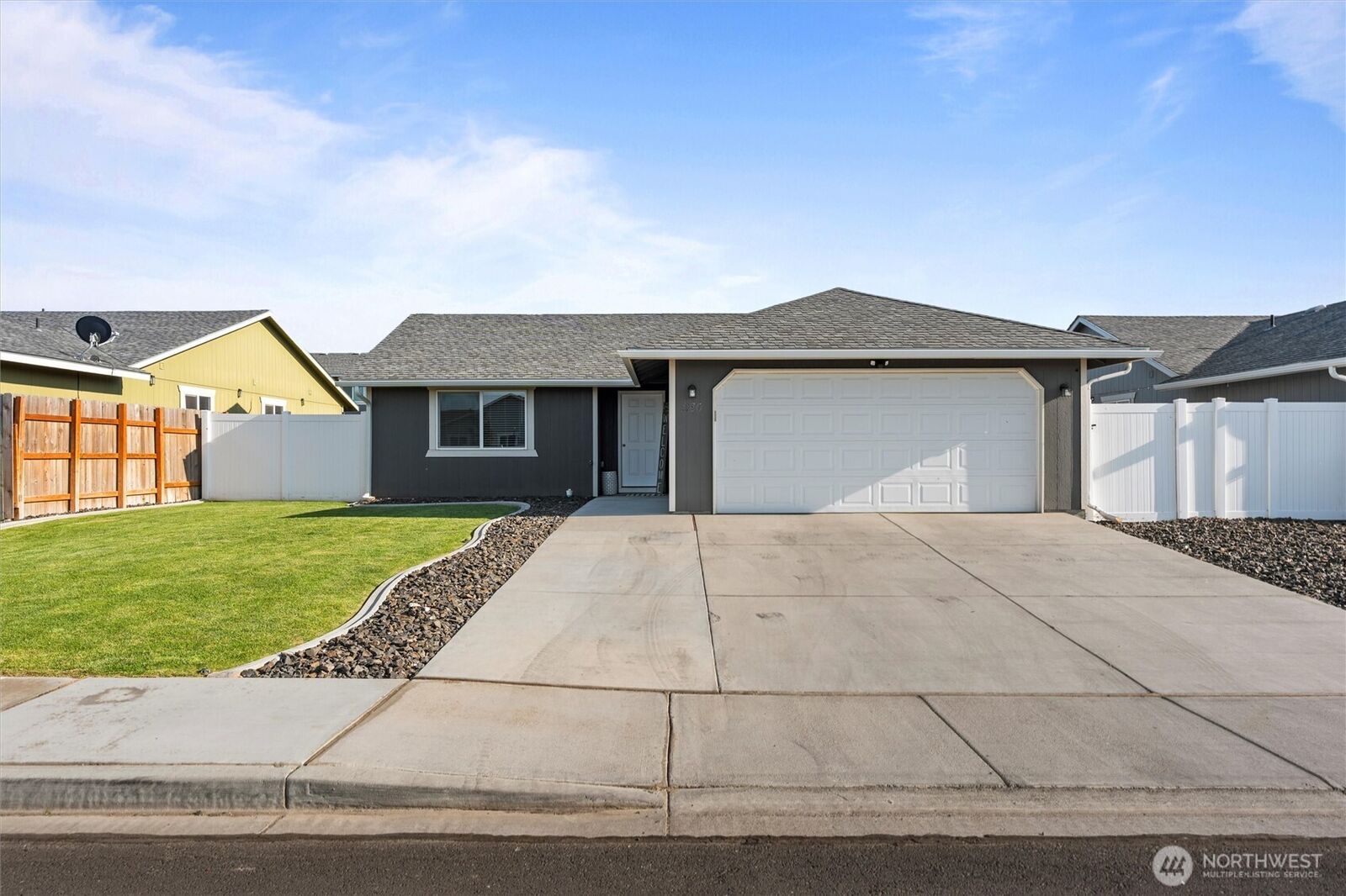 Property Photo:  1180 E Columbia  WA 99344 