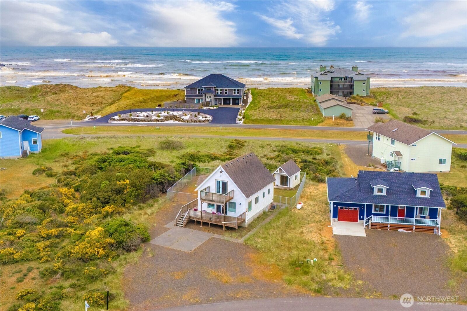 Property Photo:  1421  Ocean Crest Avenue SW  WA 98569 