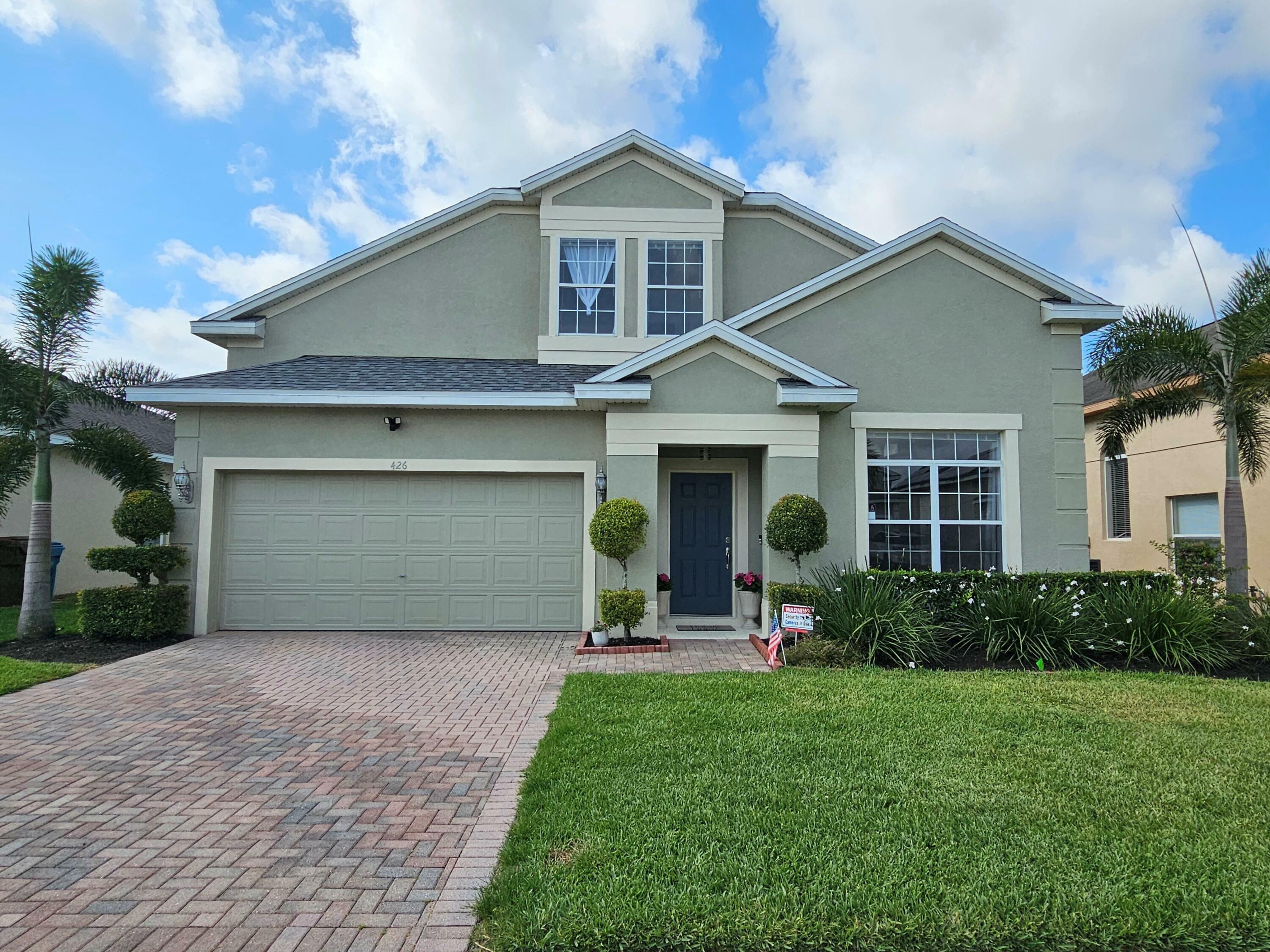 Property Photo: 426 Cadiz Loop FL 33837