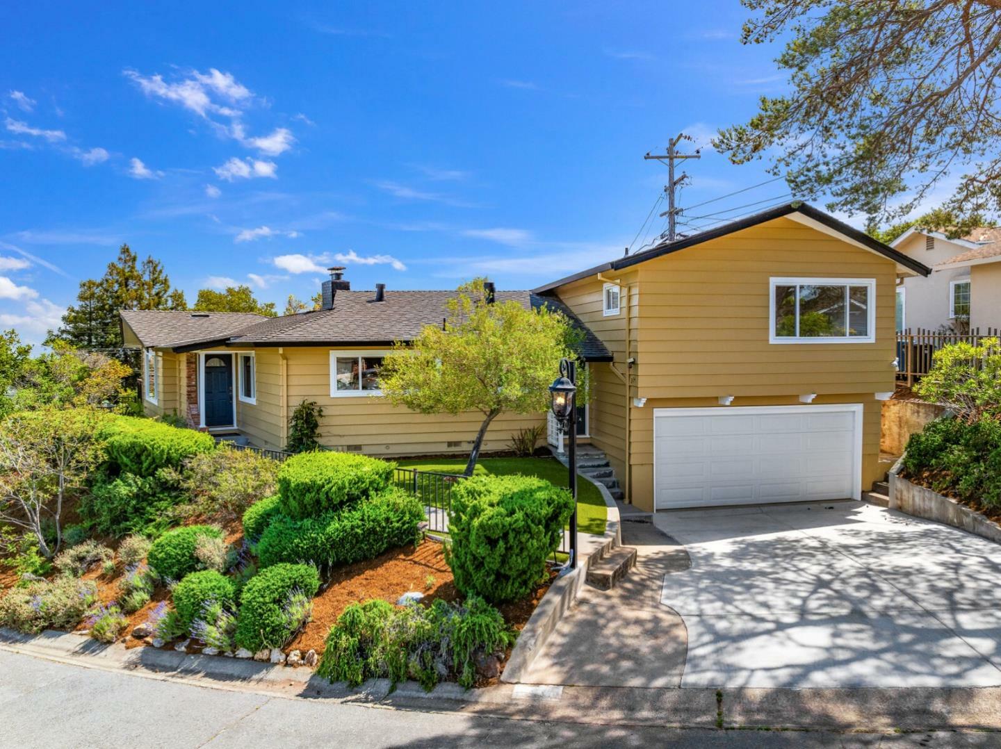 Property Photo: 224 Lyndhurst Avenue CA 94002