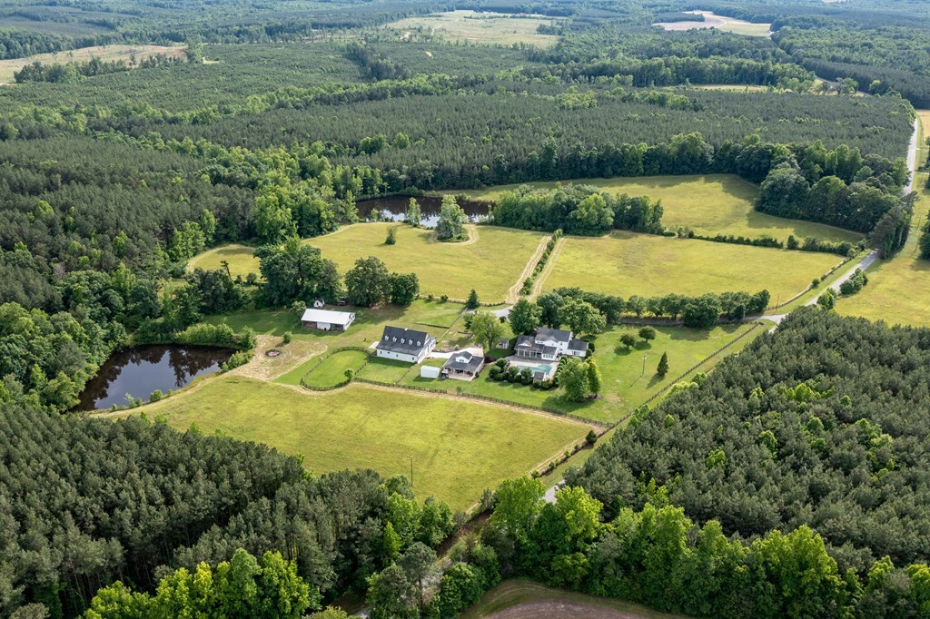 Property Photo: 3122 West Creek Road VA 23930