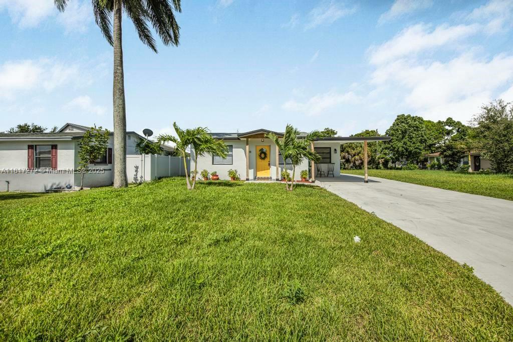 Property Photo: 218 SW 10th Ave FL 33444
