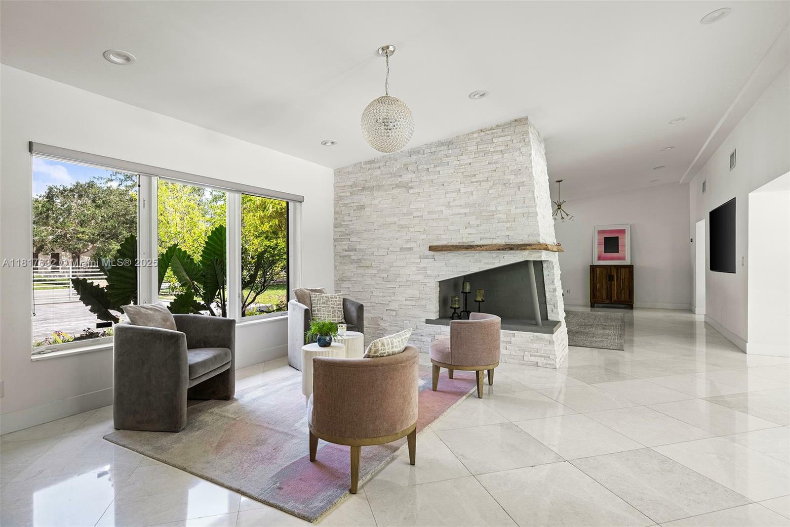 Property Photo: 11001 SW 64th Ave FL 33156