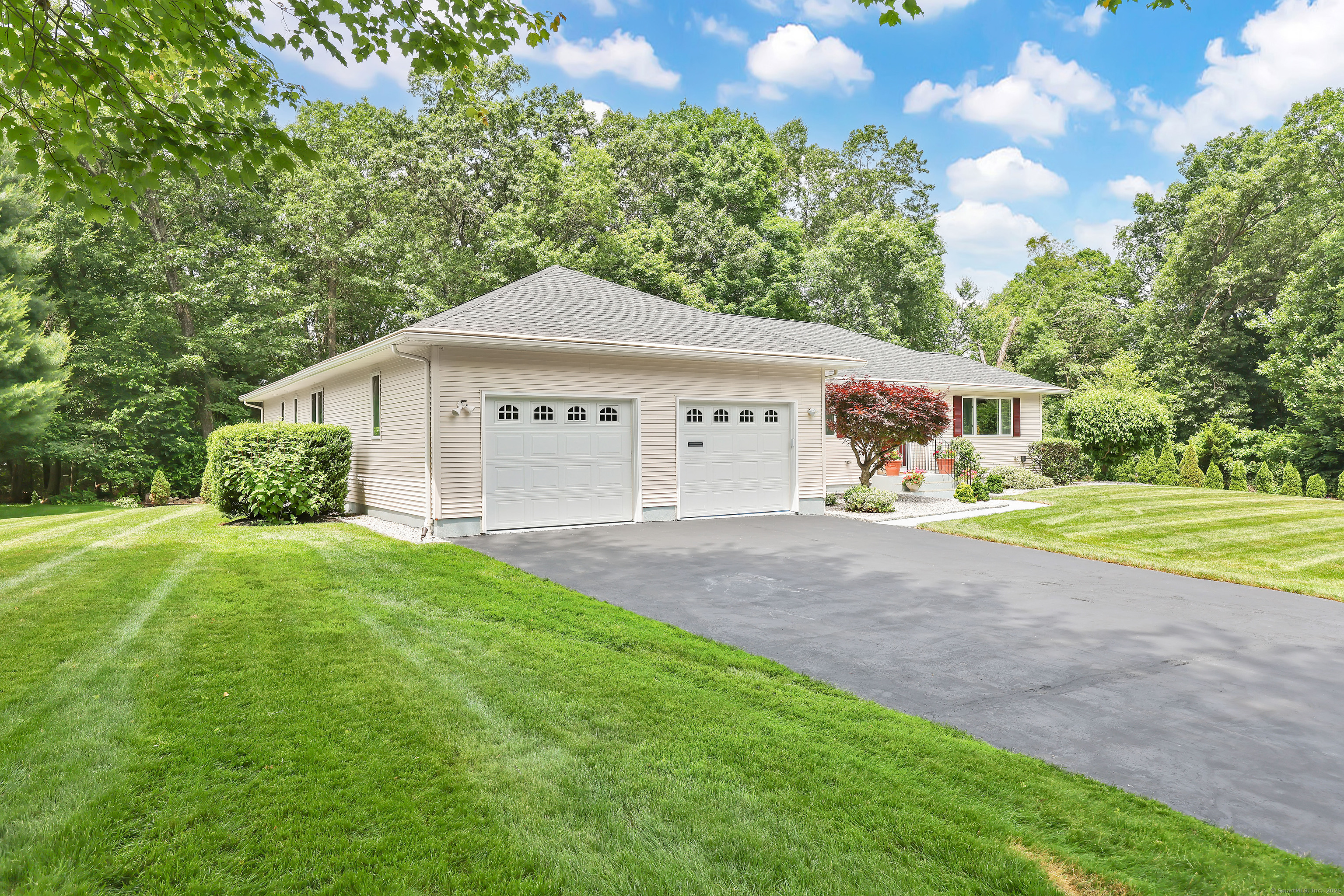 Property Photo: 12 Jonathan Lane CT 06074