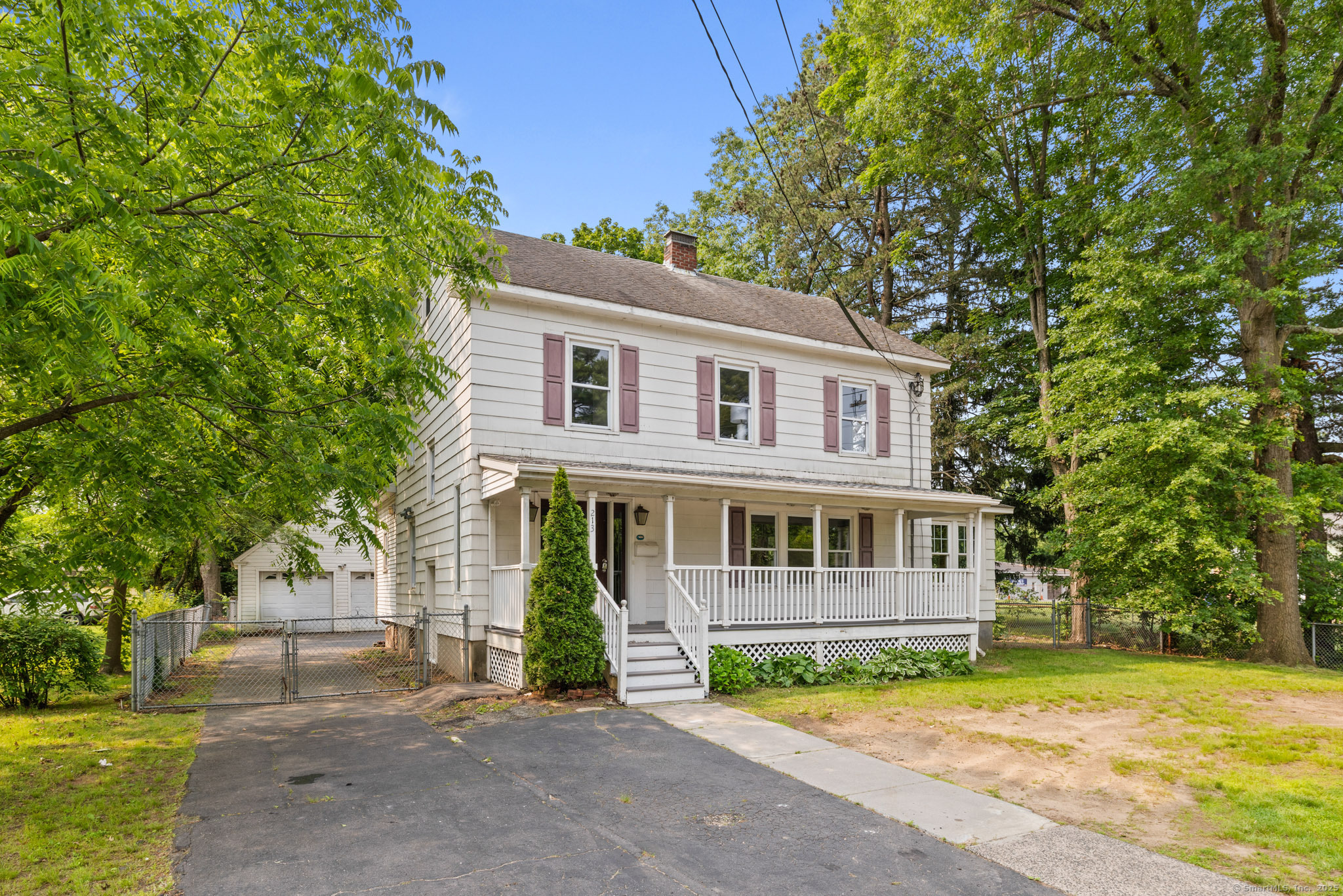 Property Photo: 213 Silver Lane CT 06118