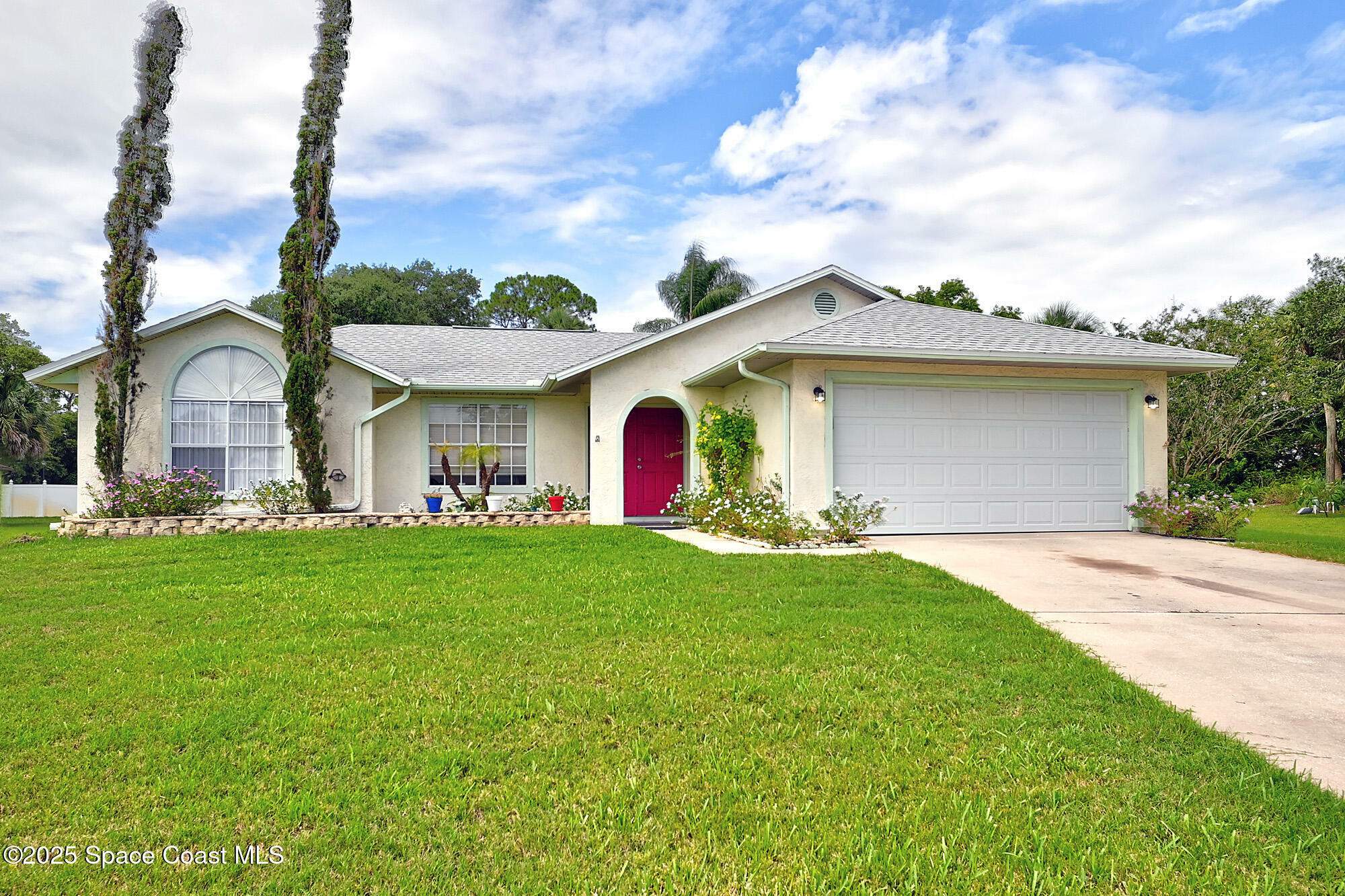 Property Photo:  142 Olivick Circle NE  FL 32907 