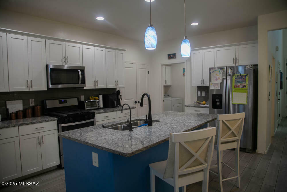 Property Photo: 893 E Bottomlands Lane AZ 85629