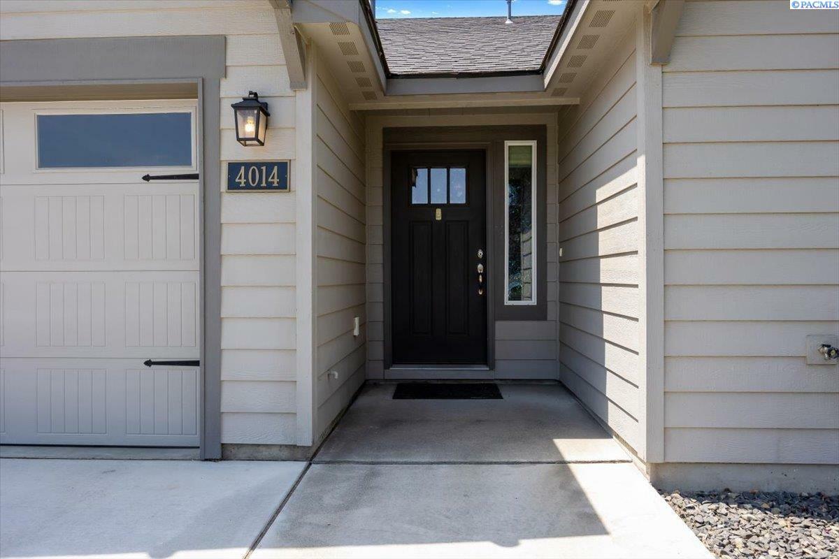 Property Photo: 4014 Nitinat Lane WA 99301