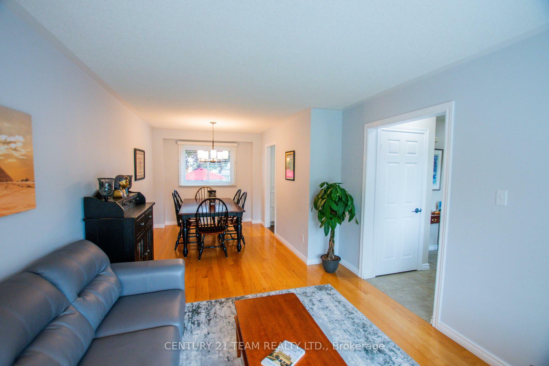 Property Photo: 17 Ruddell Crescent ON L7G 5N4