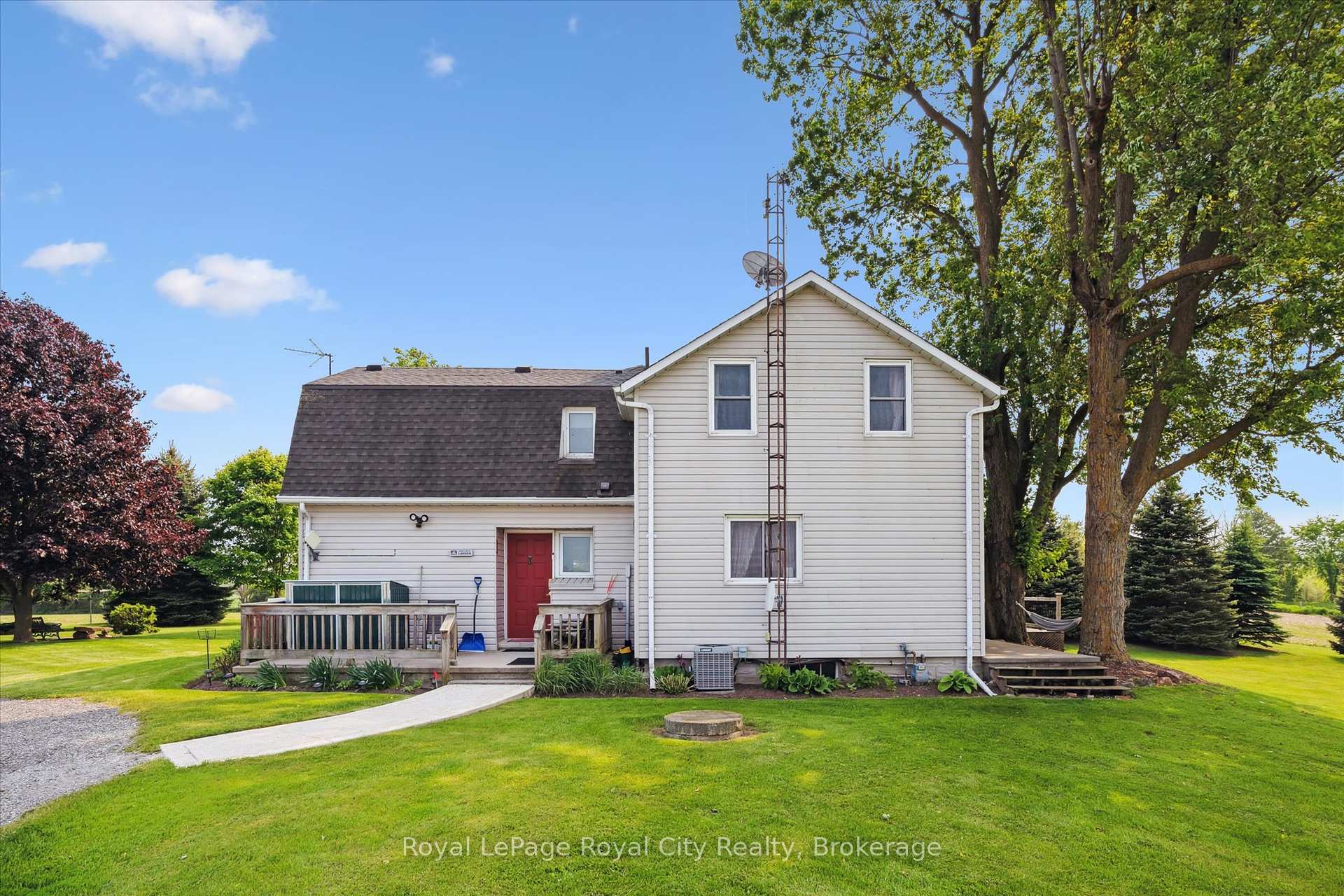 Property Photo: 7197 Wellington 21 Road ON N0B 1B0