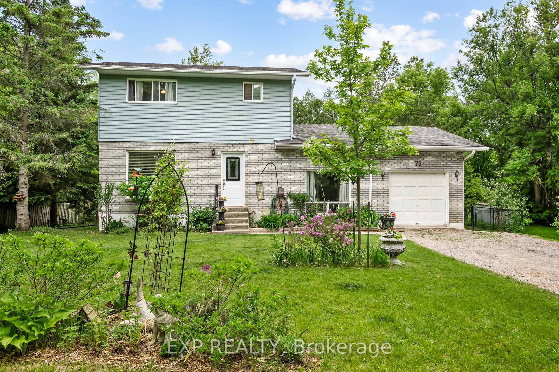 Property Photo: 75 Brook Crescent ON L0E 1N0