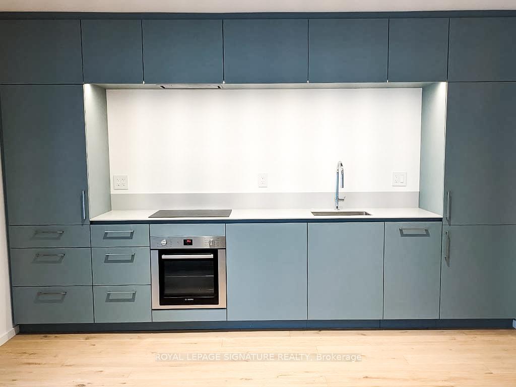 Property Photo:  1265 Davenport Road Main  ON M6H 2H2 