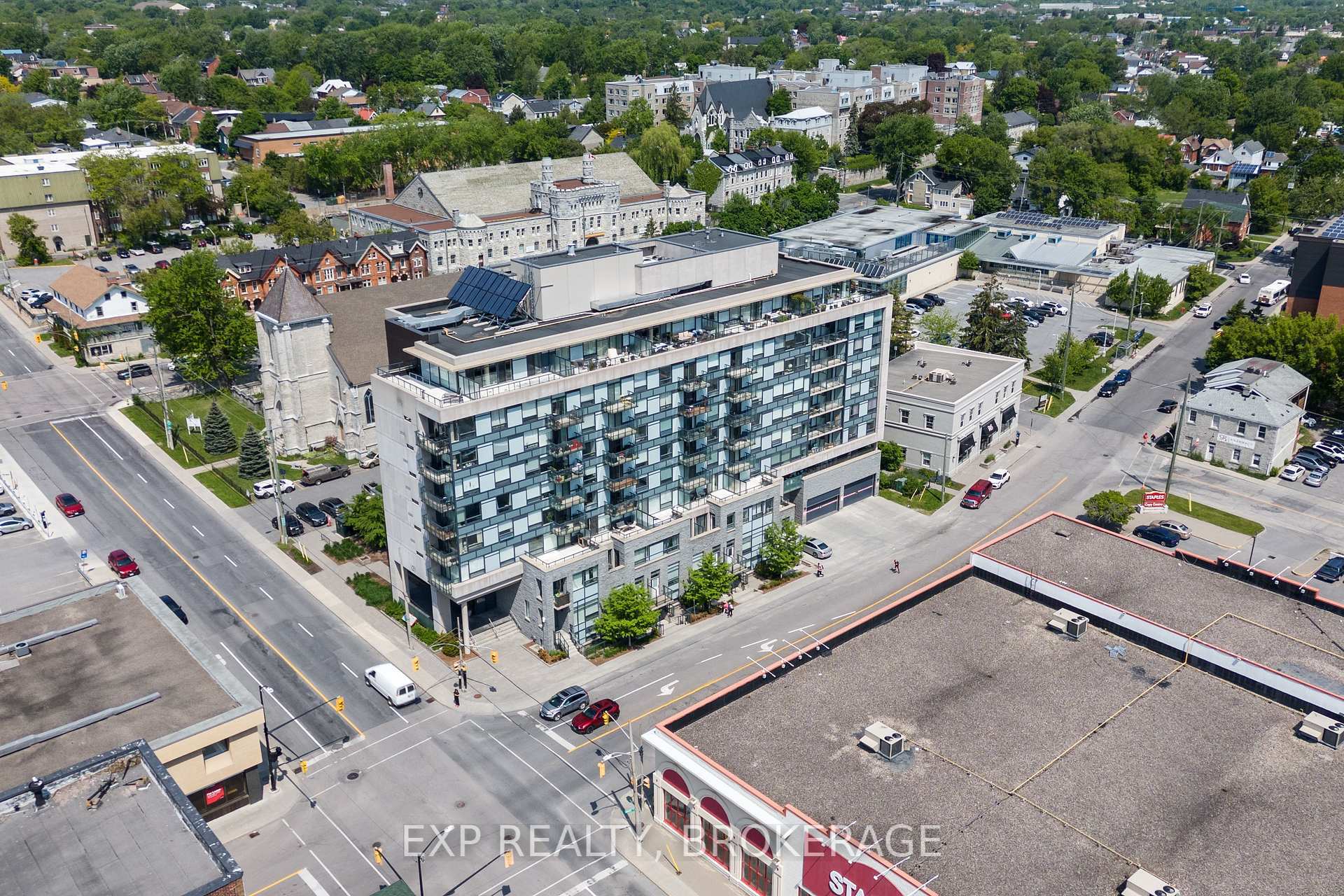 Property Photo: 121 Queen Street 306 ON K7K 0G6
