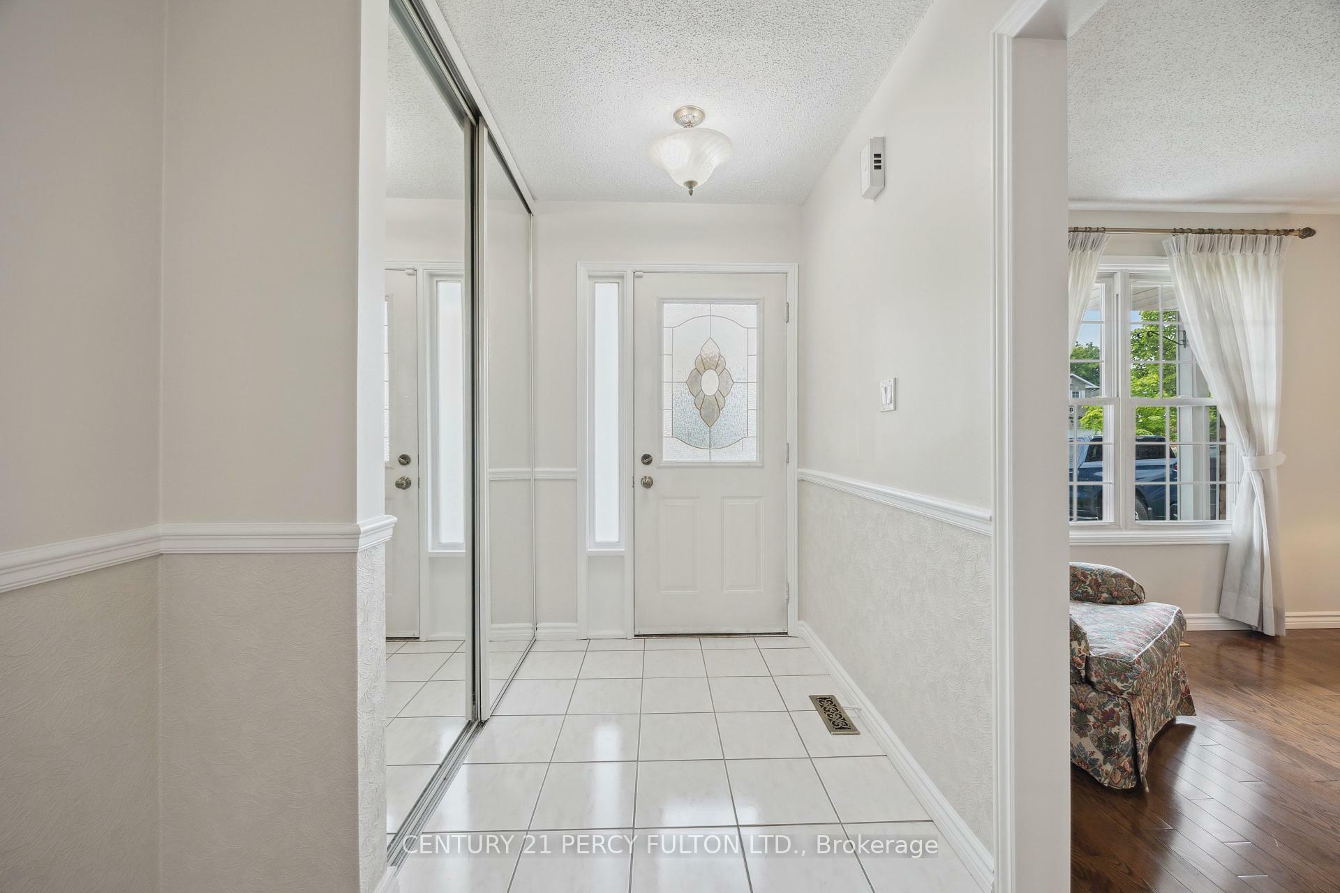 Photo de la propriété: 53 Sandringham Drive ON L1E 1X2