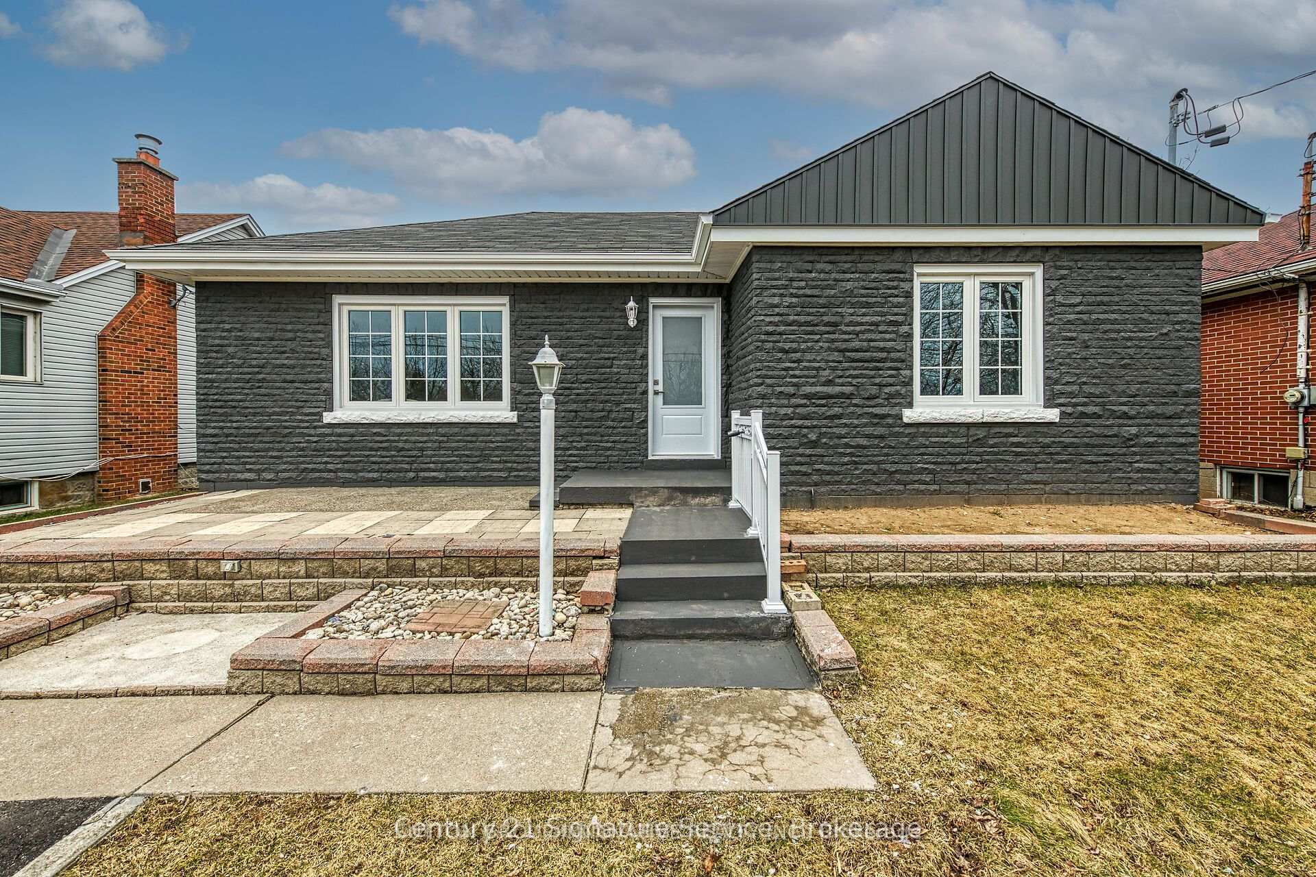 Property Photo: 346 Pottruff Road N ON L8H 2M4