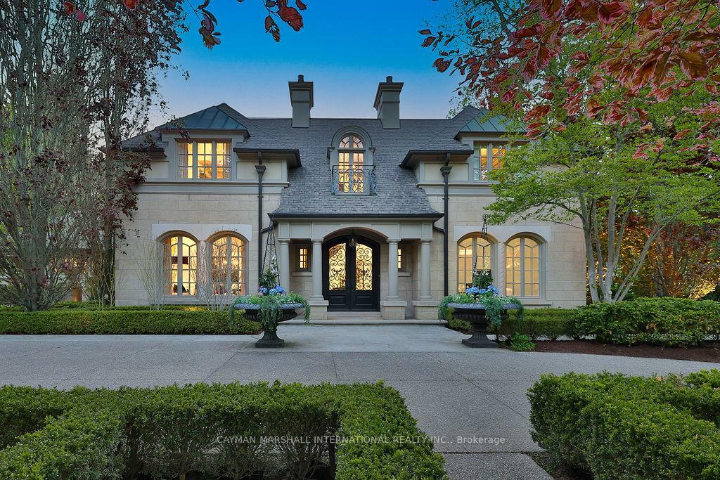 Property Photo: 1021 Lakeshore Road E ON L6J 1K7