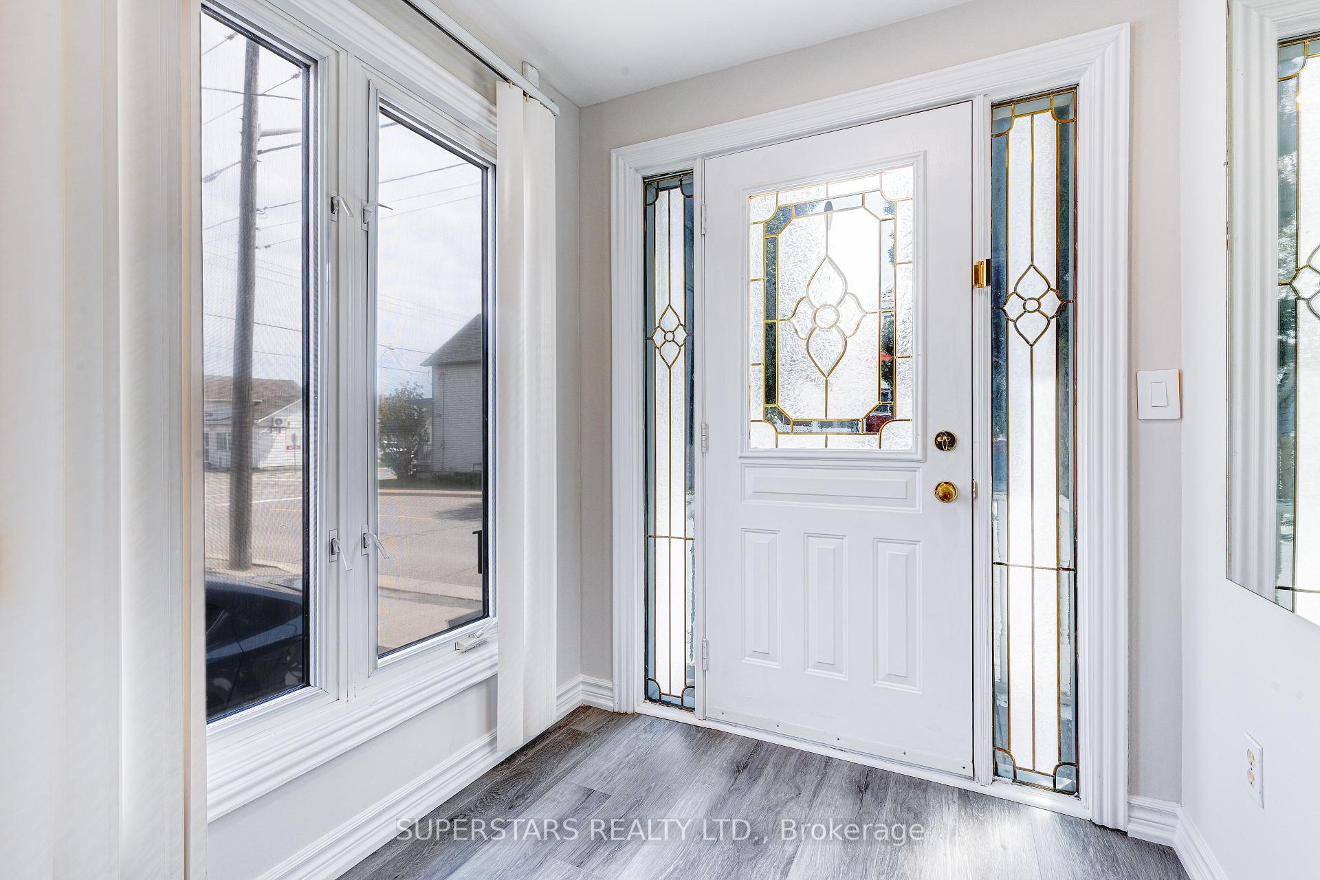 Property Photo: 40 Bruce Street Unit 1 ON L1H 1P7