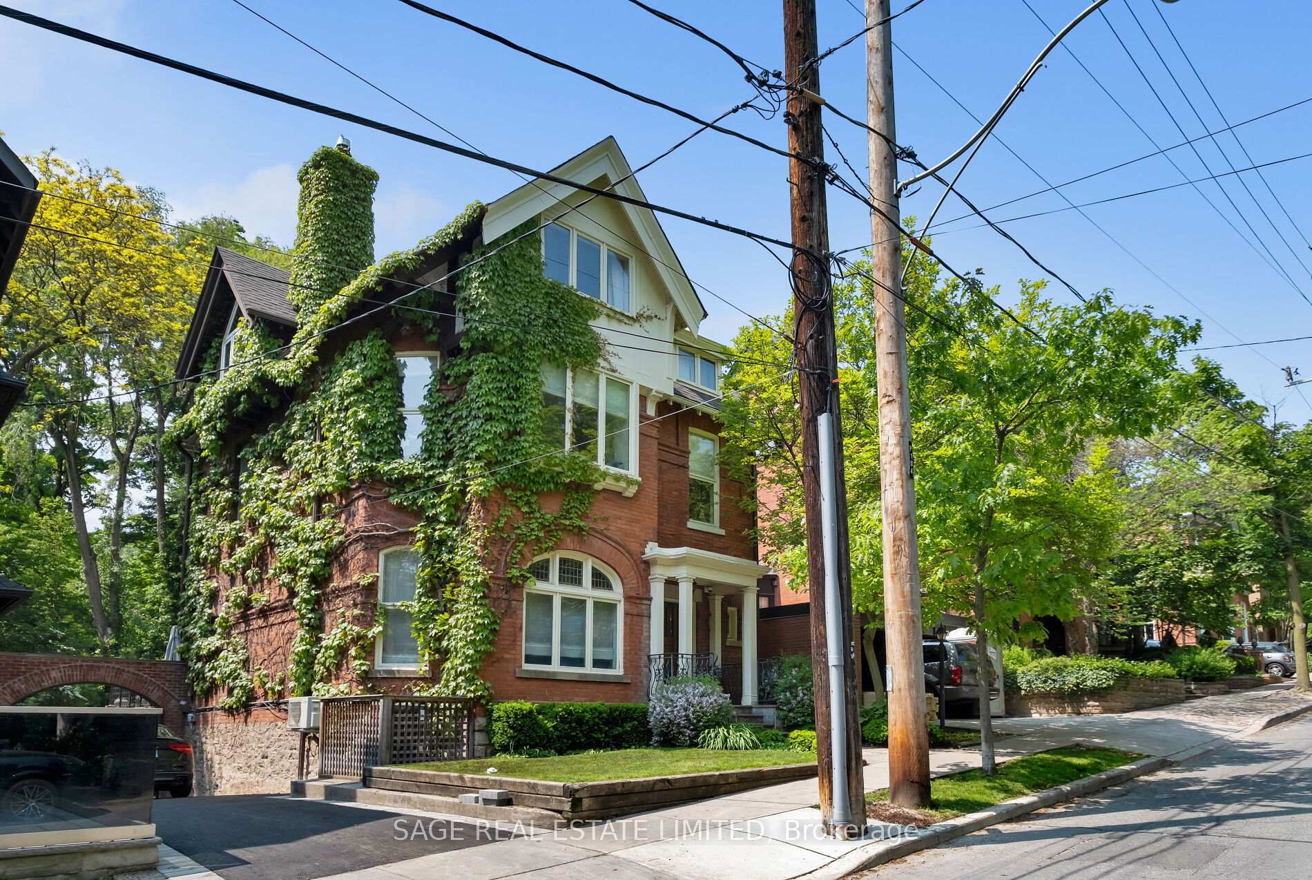 Property Photo: 104 Park Road ON M4W 2N7