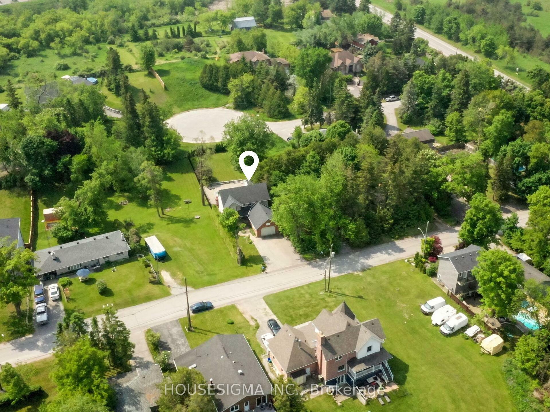 Property Photo: 6053 Hillsdale Drive ON L4A 7X3