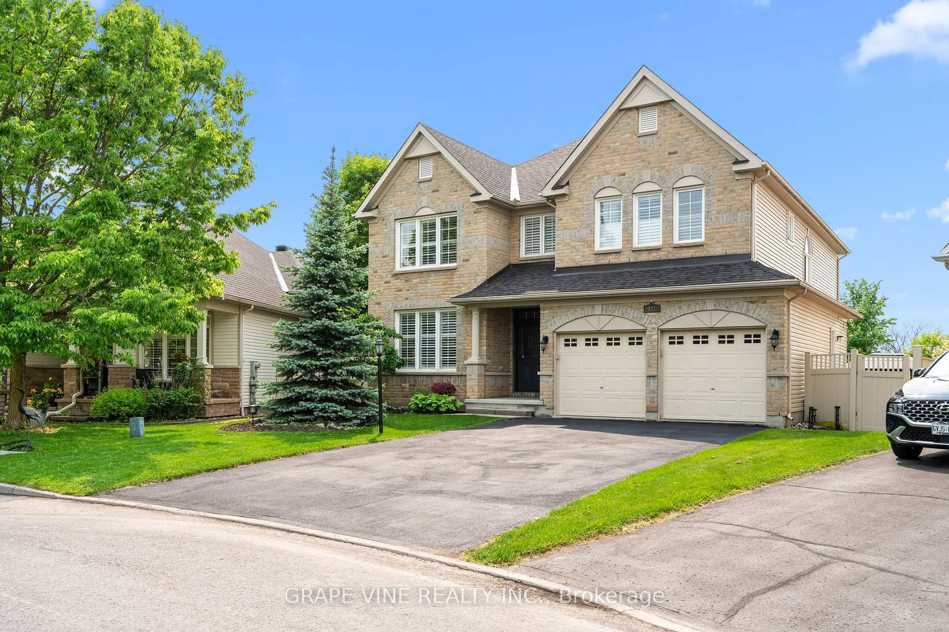 Property Photo: 421 Keith Crescent ON K1W 0A2