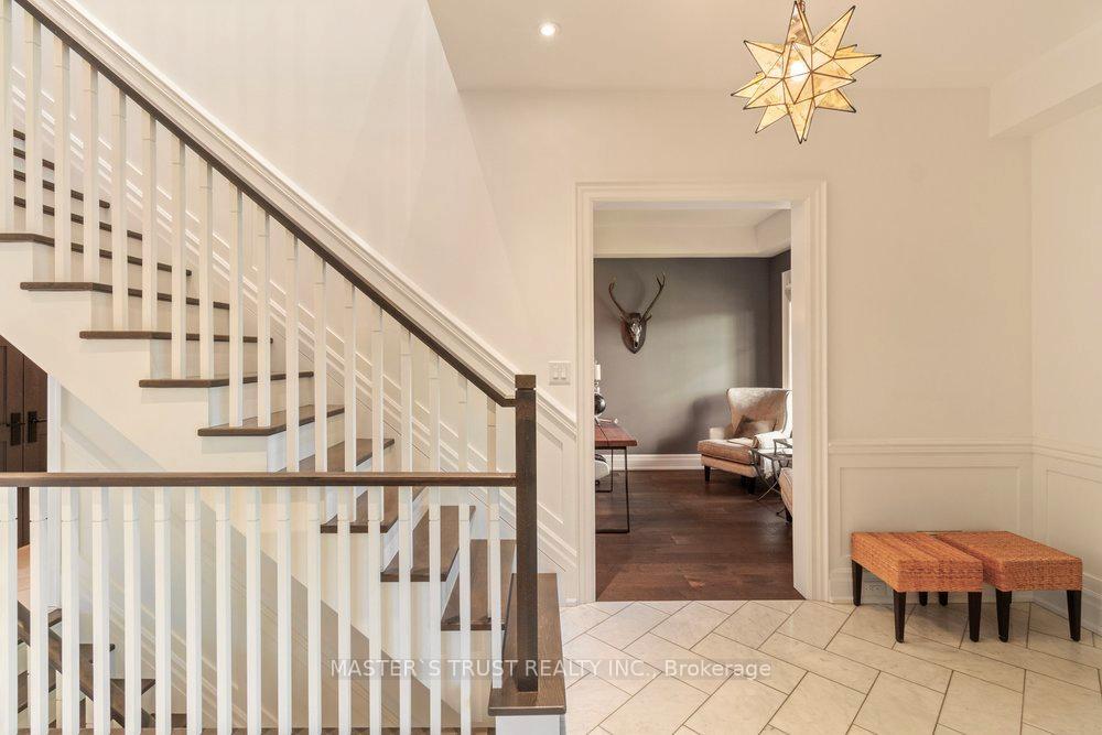Property Photo: 28 Forest Ridge Drive ON M6B 1H3