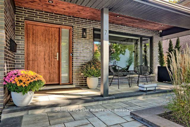 Property Photo:  7 Kingsborough Crescent  ON M9R 2T8 