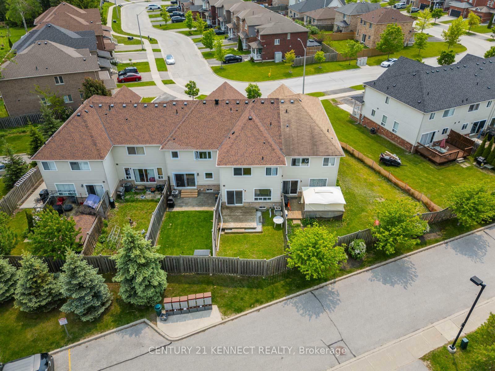 Photo de la propriété: 56 White Crescent ON L4N 5Z9