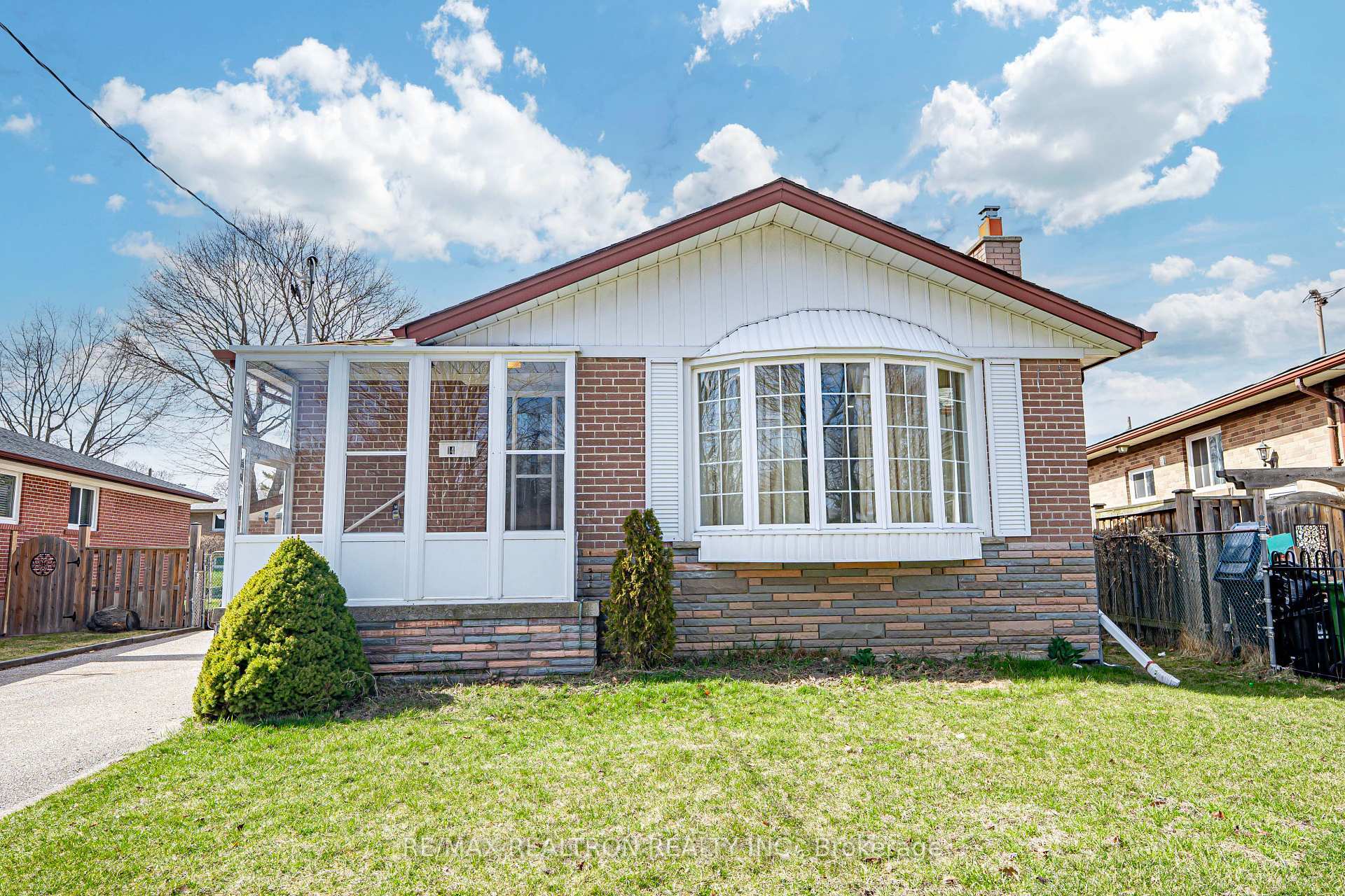 Property Photo: 14 Shoreview Drive ON M1E 3R2