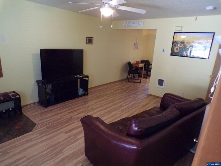 Property Photo: 4792 Lancaster #127 Dr NE OR 97305