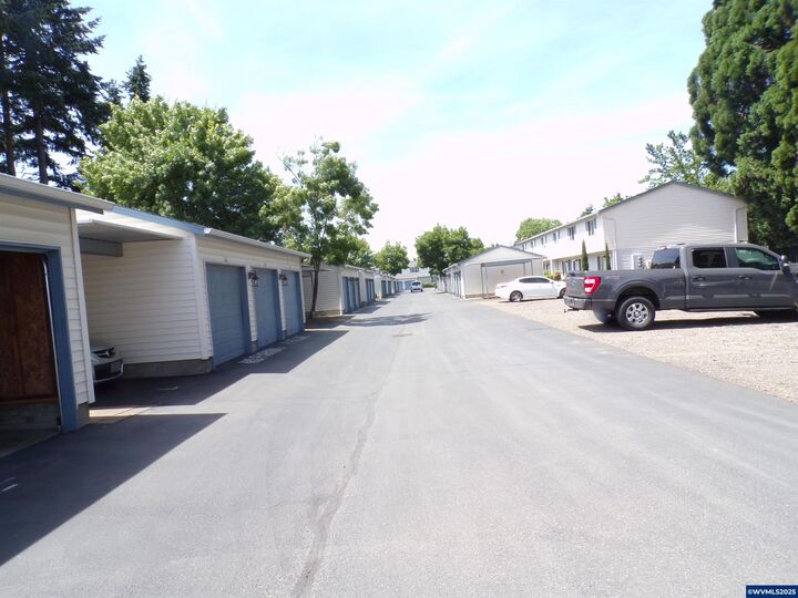 Property Photo: 4792 Lancaster #127 Dr NE OR 97305