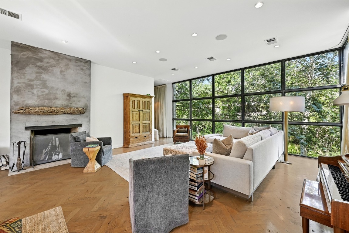 Property Photo: 1700 S 6th Street TX 78704