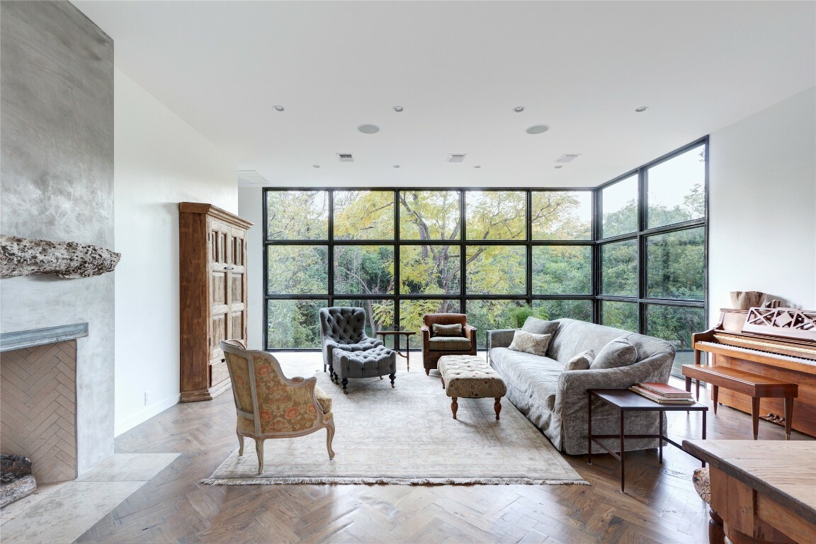 Property Photo: 1700 S 6th Street TX 78704