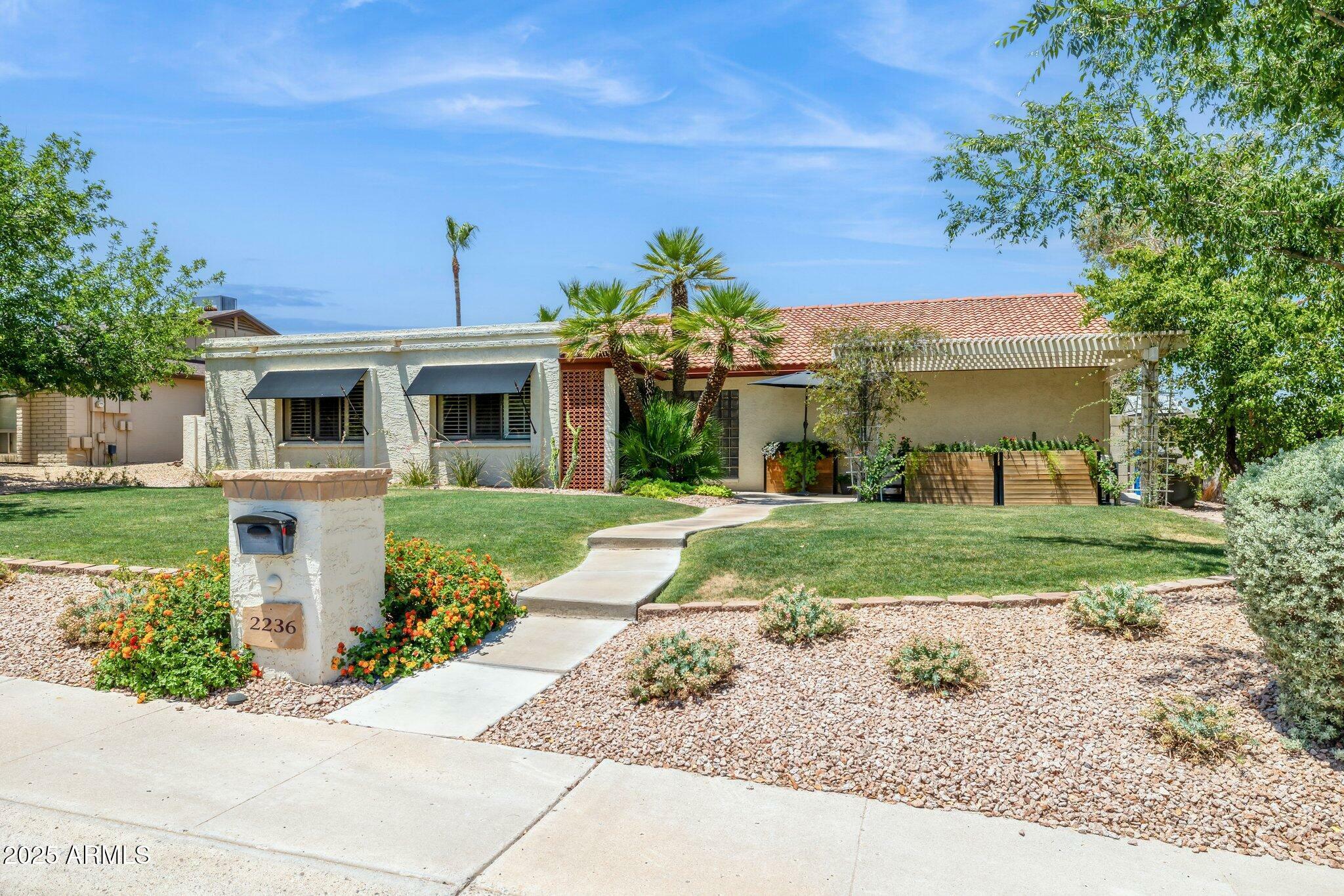 Property Photo: 2236 E Sierra Street AZ 85028