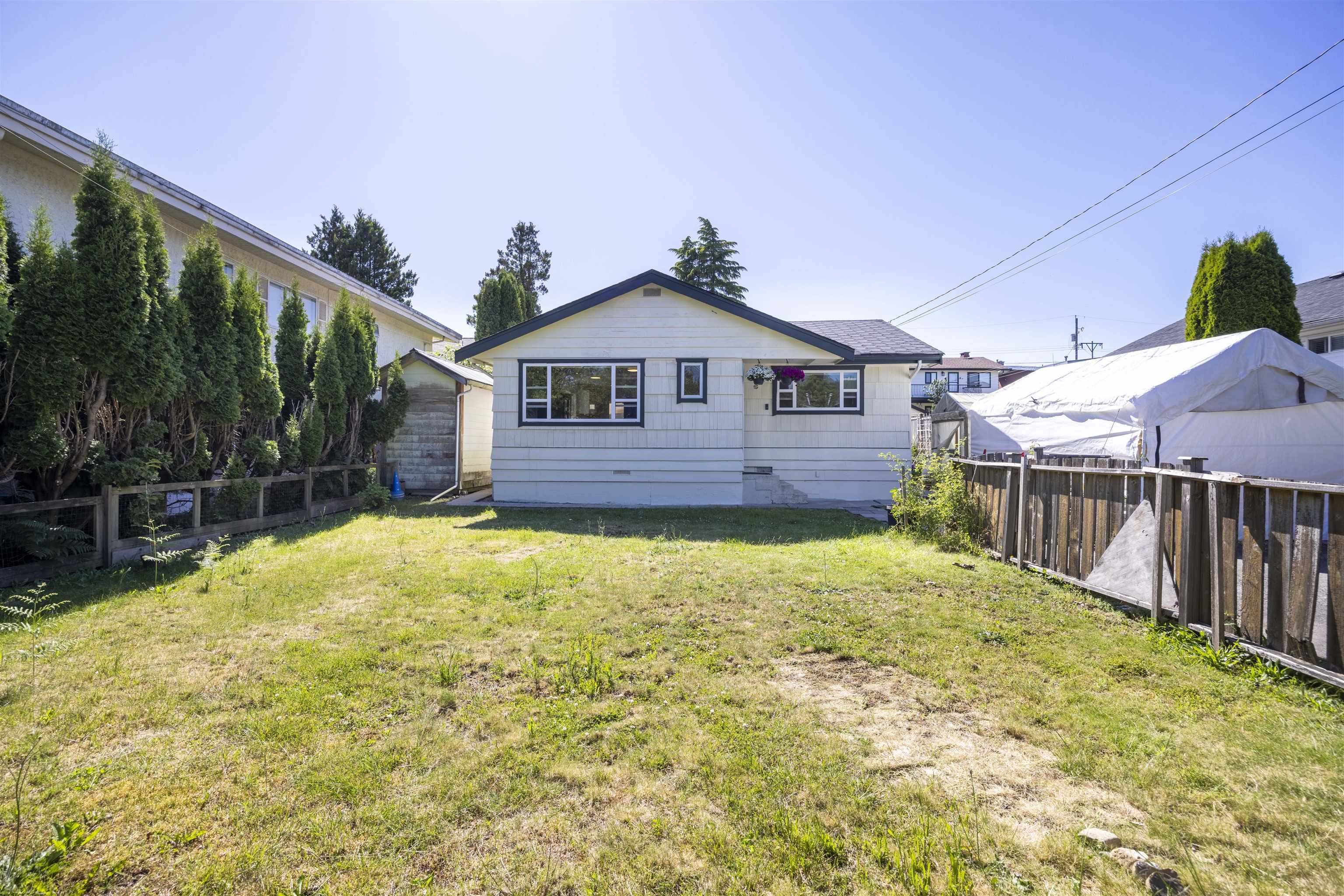 Property Photo: 931 Sperling Avenue BC V5B 4H7