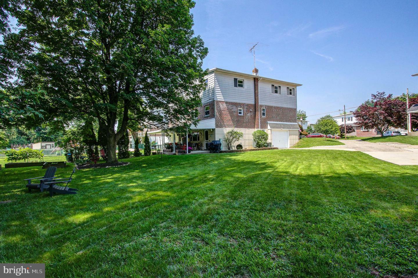 Property Photo: 1222 Jennifer Road PA 19116