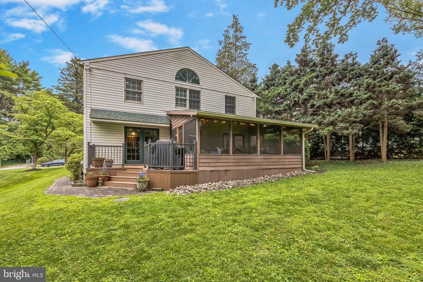 Property Photo: 727 Hemlock Road PA 19063