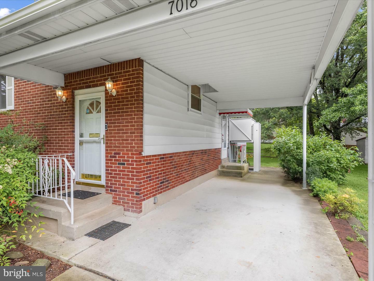 Property Photo:  7018 96th Place  MD 20706 