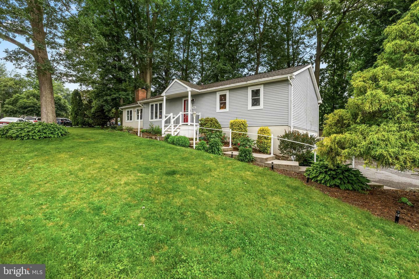 Property Photo: 2956 Exeter Drive S PA 17403
