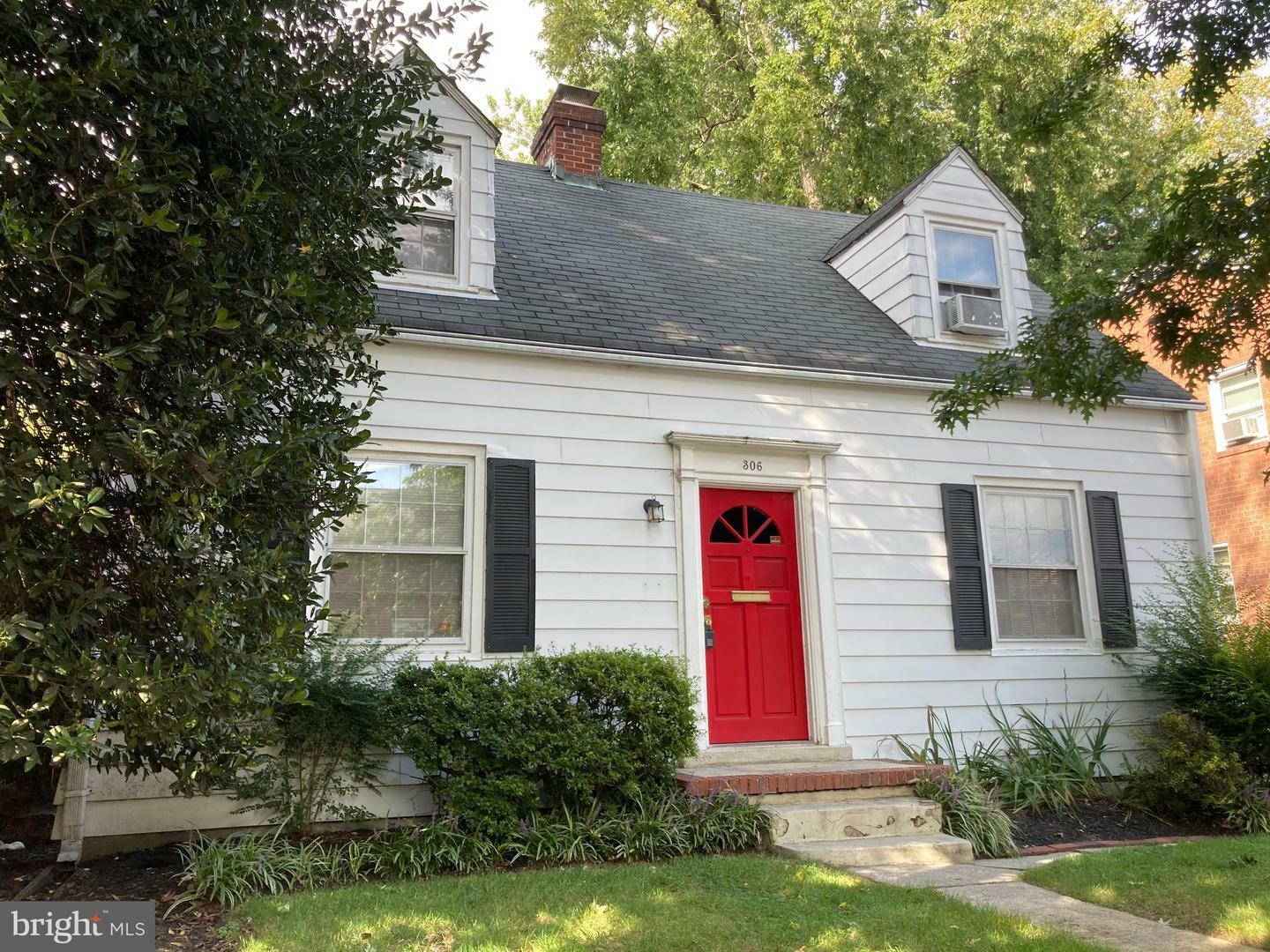 306 E Oak Street  Alexandria VA 22301 photo